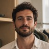 Commerçant dans son concept store